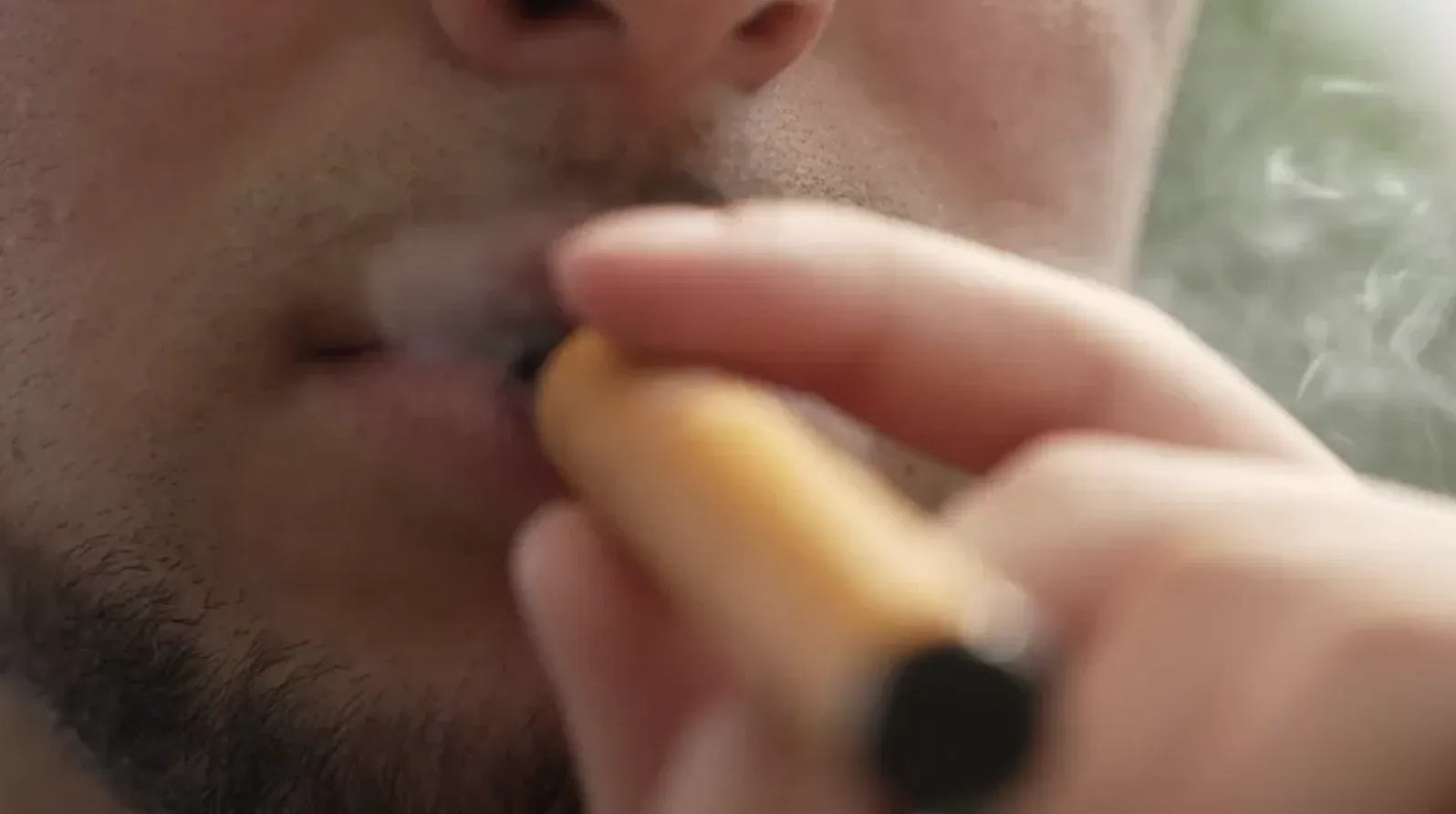How to Dispose of and Recycle Vapes